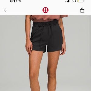Lululemon stretch luxetreme high rise short 3.5”. Size 6